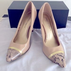 Ladies heeled shoes